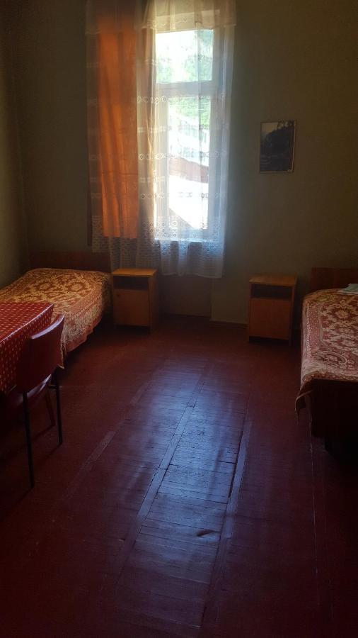 Firuza Hostel Borjomi Εξωτερικό φωτογραφία